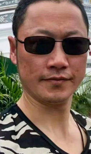 李飞.jpg